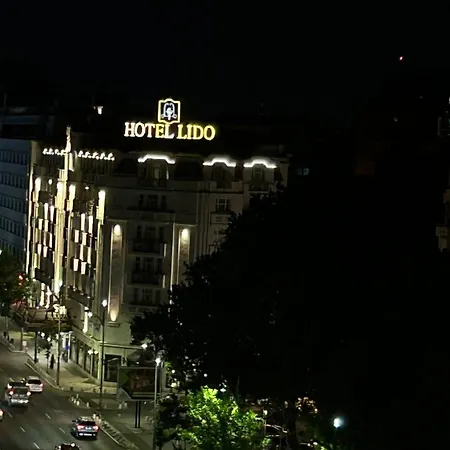 Cozy Wood Themed Studio Sky Bar Free Minibar Bucarest Extérieur photo