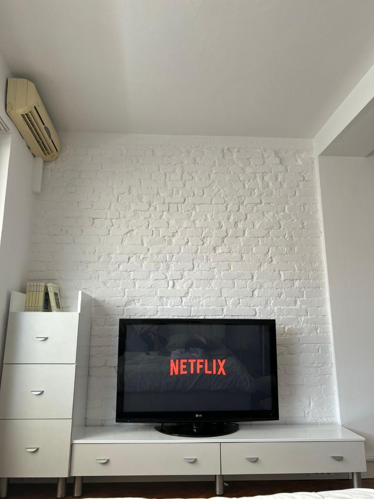 Appartement Cozy Wood Themed Sky Bar Free Minibar