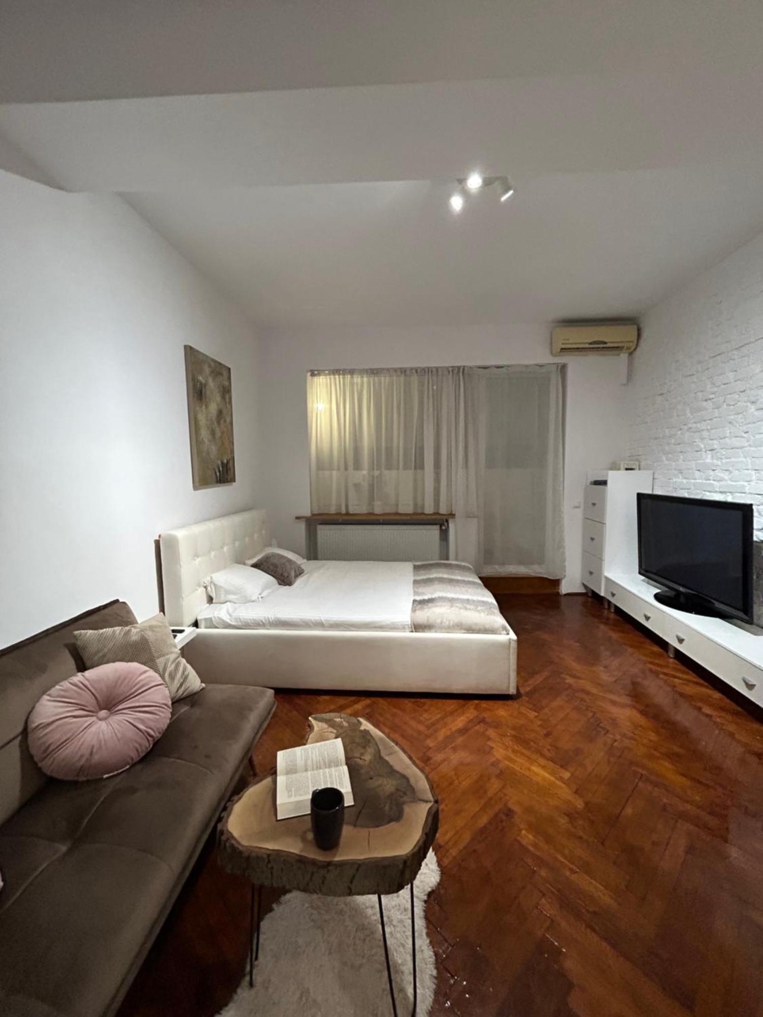 Cozy Wood Themed Sky Bar Free Minibar Appartement *